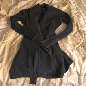 Long grey Elle grey sweater with belt.